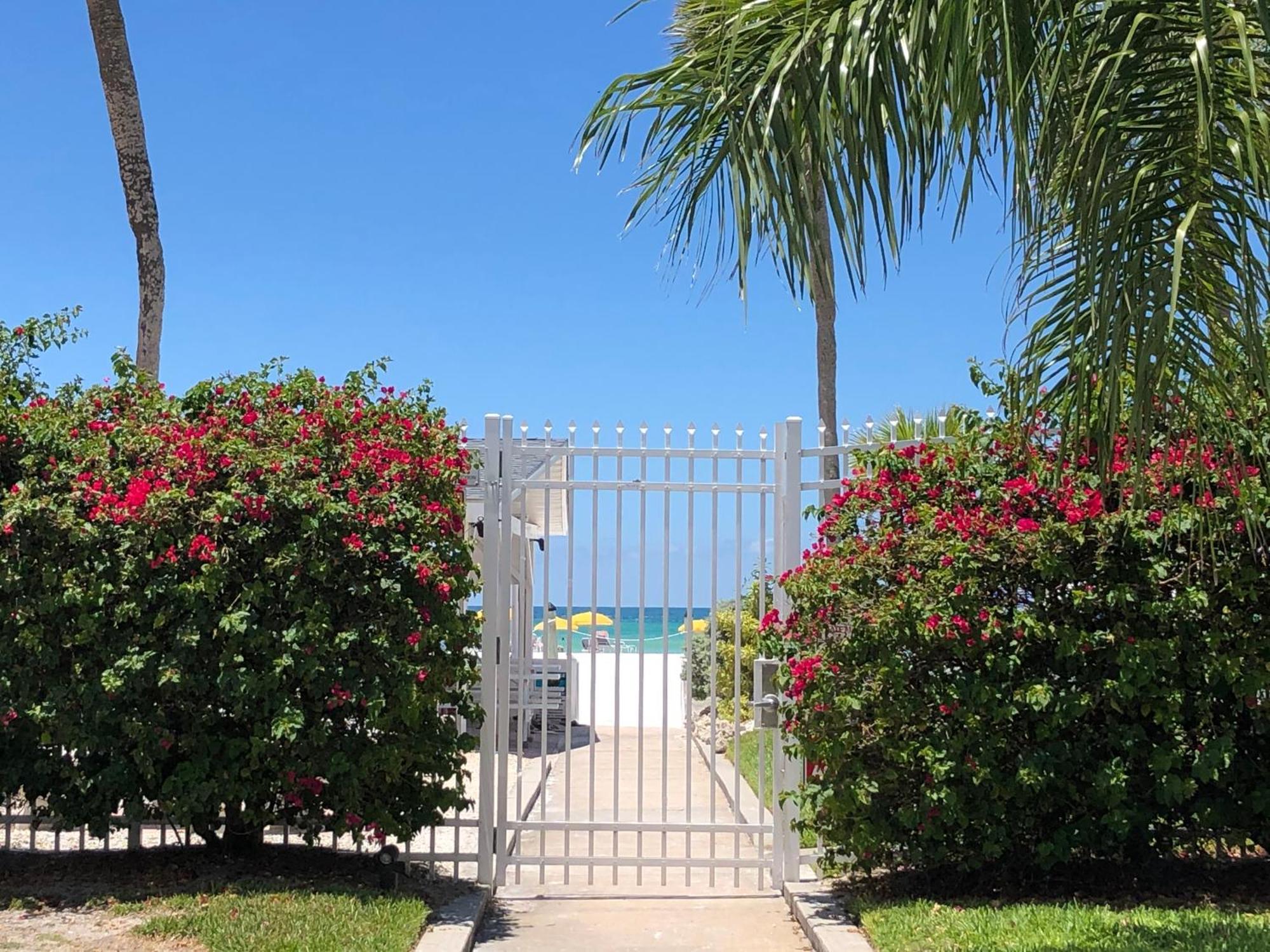 Aparthotel Sea Crest Point O'Rocks Esterno foto